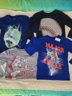 The Children's Place Boys Long-Sleeve Graphic Tee Bundle - Size 7/8